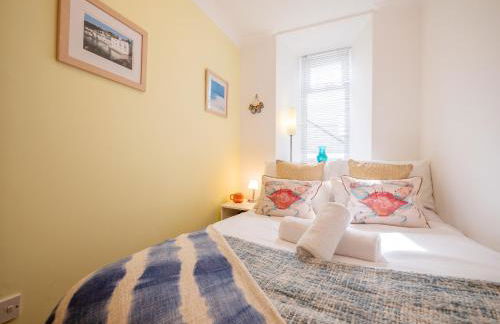 Coastal Escape with Balcony & River Dart Views - Foto 23