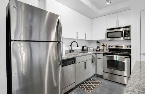 Centric 2BR In HEART of DTPHX Free Garage Parking - Foto 8