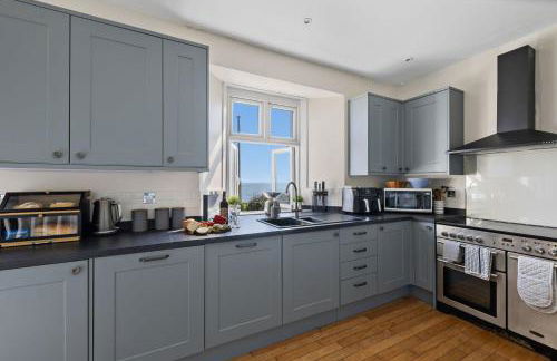 1 The Old Signal House, Penlee Point - Amazing views - Woodburner - Wi-Fi - Photo 6