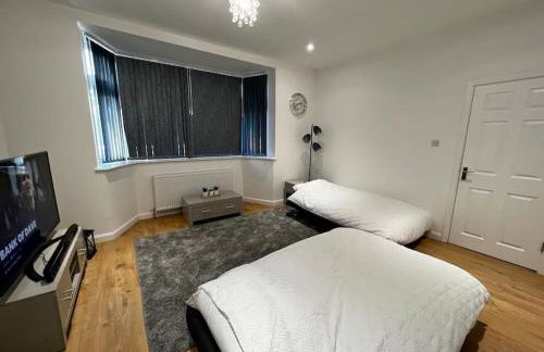 No1 Lux Apartment Nuneaton with Gated, Private Parking - Foto 9