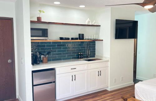 NEW Moana Retreat Studio AC, Hot Tub & Kitchenette - Foto 3