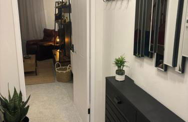 Redwing Retreat Bicester Village - Stylish Retreat Steps from the Shops - 2 Bed House with Garden and Parking - Foto 46