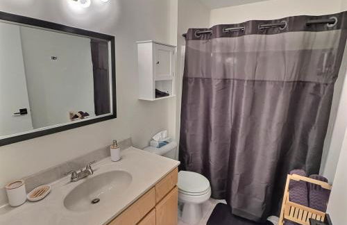 The Sawyer Hideaway - 3BR 2B with Hot Tub & Fire Pit - 5 mins to beach - Photo 19