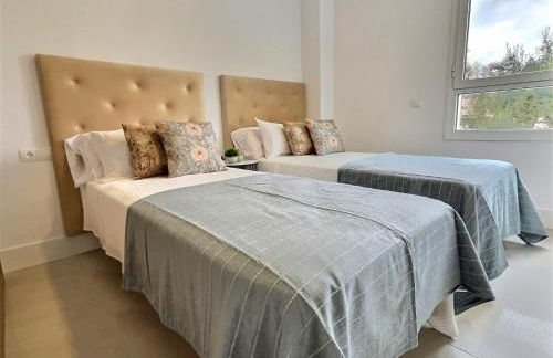 Experience Unrivalled Luxury at Emerald Greens Your Exclusive Retreat in the Heart of San Roque Club Resort - Foto 15