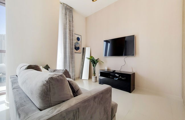 GreenFuture - Downtown View, High Rise Luxurious Studio - Photo 13