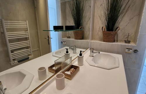 Piscine & Soleil à Hyères - T3 spacieux avec Clim & Extérieurs - Foto 8