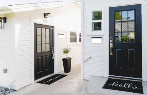 Chic 2Bed And Large Serene Backyard in Heart of SD - Photo 17