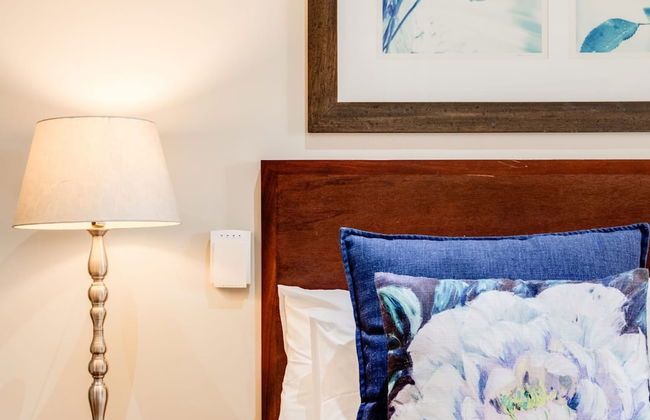 Simplistic Elegance at Altmore 203 - Photo 11