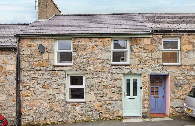 Host Stay Trefor Cottage - Photo 20