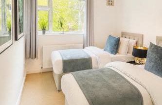 Kempston Home Sleeps 7-9 Long Stays Parking - Foto 7