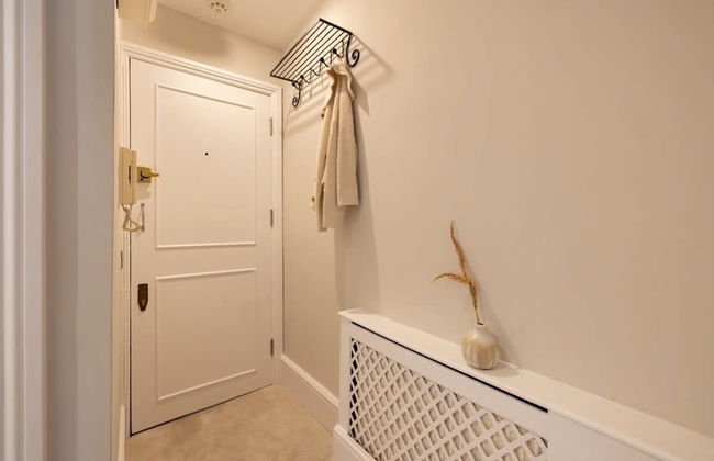 Chic Sunlit Earls Court Flat - Photo 19