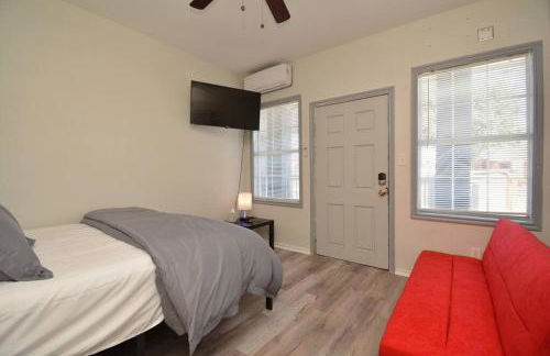 SuperValue Suite #2 @ East End Revitalized - Foto 8