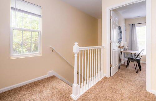 Serine Space - Townhome - King Bed - Duke - Long Term Stays - Foto 24