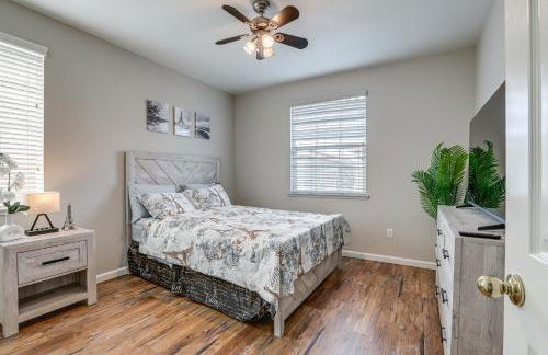 Extended-Stay Ready! Elk Grove Unit with Pool Access - Foto 19