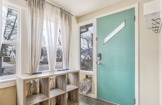 2BR Central Location Big Backyard & Dog Friendly! - Photo 23