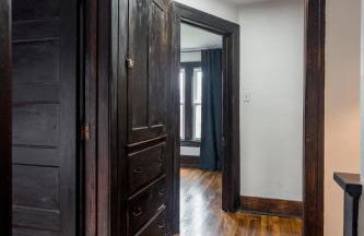 Luxe Mid-Century Styled Historic Townhouse #1 - Foto 18