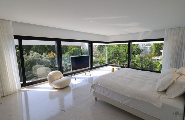 Luxurious Coastal Villa w Pool & Garden - Foto 14