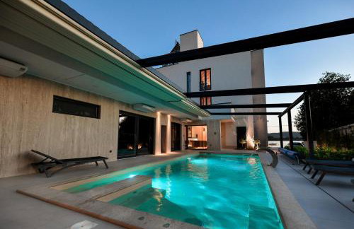 CROWONDER Apartments & Rooms OAZA with heated Swimming Pool and Sauna - Photo 3