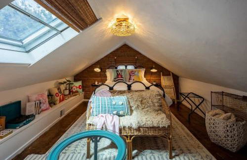 Historic Cottage Retreat-IG Cowboy Pool-Hot Tub - Photo 34