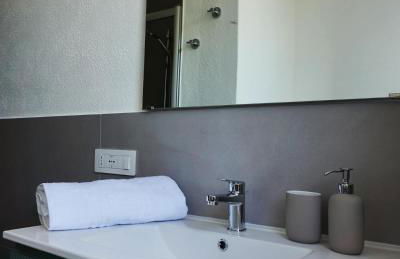 Gloria House - Photo 18