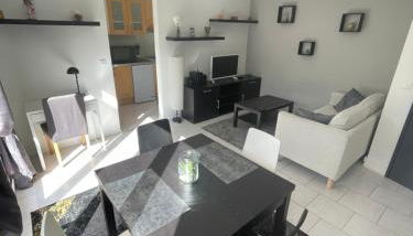 Les Jonchères - Foto 2