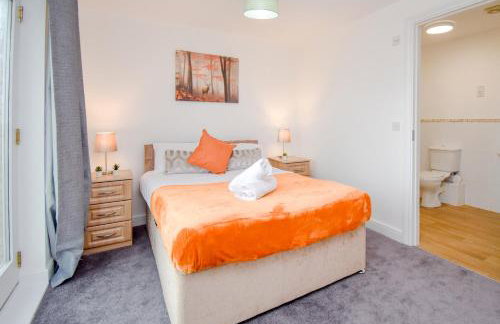 Milton Keynes 5BR Contractor house, families/ groups welcome. - Photo 20