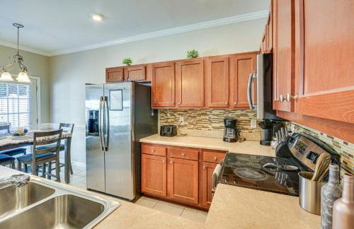 Charming Greensboro Townhouse with Back Patio! - Foto 14