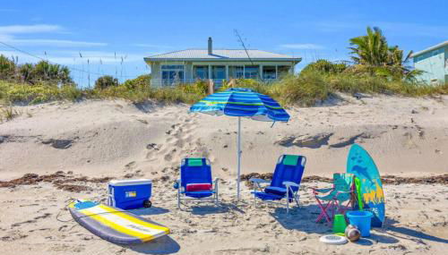 Oceanfront Escape - Private Beach Access - Game Room - Bikes - Surfboard - Foto 2, sunbed