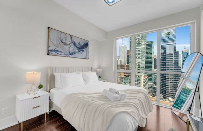 Lanterra Downtown Cn Tower - Photo 23