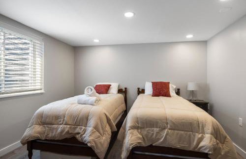 Newly Renovated 5BR 2 Living Rooms Sleeps 10 - Foto 26