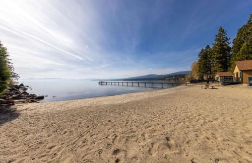 Sandy Cove on the North Shore -Lakeside Cottage with Pier Beach, and HOA Amenities - Foto 14
