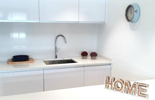 Rooftop pool near the beach and Barcelona - Photo 51