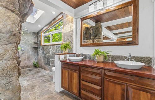 Stunning Lanikai Home just steps to the Ocean-Authentic Hawaiian Tropical Charm - Photo 18