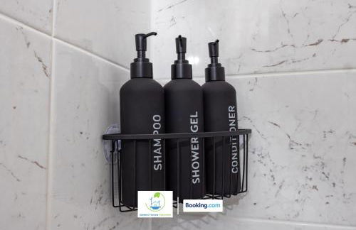 Cosy Retreat By Green Haven Escapes Short Lets & Serviced Accommodation Seacroft With Free Off-Street Parking & Pet-Friendly - Photo 14