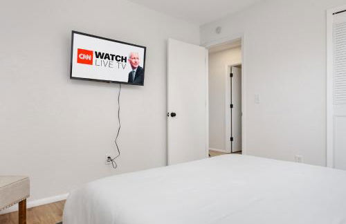 Spacious and Cozy 5 Bed 3 Bath Vacation House W 2 King 3 Queen! Sleep 12! 15Min to Red Rocks - Foto 7