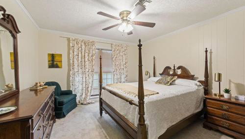 Cajun Stays Cozy 3BR Ranch Near Lafayette with WiFi and Parking - Foto 5