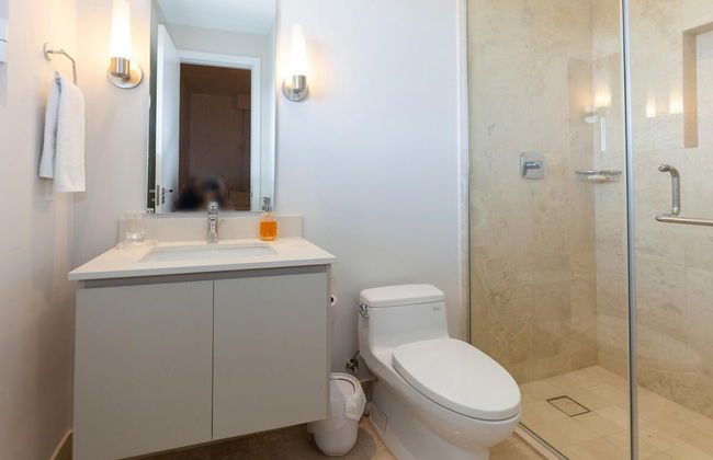 The Couples Condo by Acomodo - Photo 25