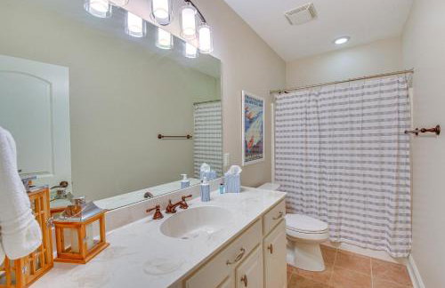 Spacious Lake Keowee Home Boat Slip and Pool Access - Foto 25