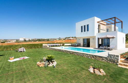 Beachfront Nymphes Aigli with Private Pool, Children Area & BBQ - Photo 17