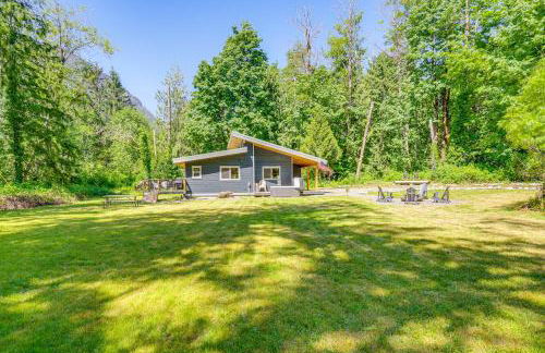 Deck, Hot Tub and Views Sleek Getaway in Index! - Foto 24