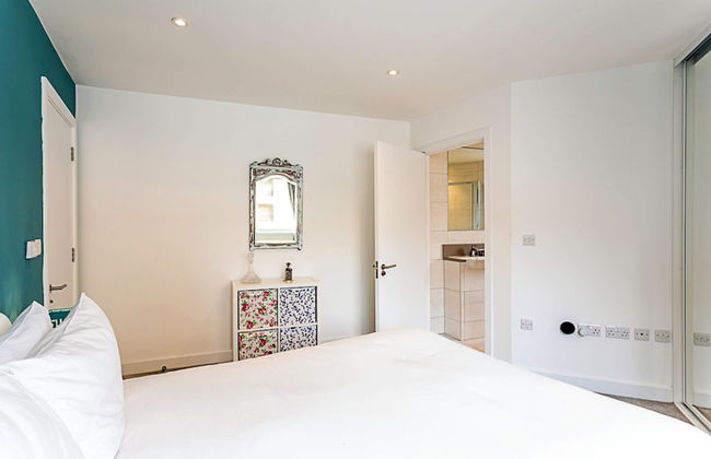 Quiet and Spacious Four Bedroom House - Foto 7