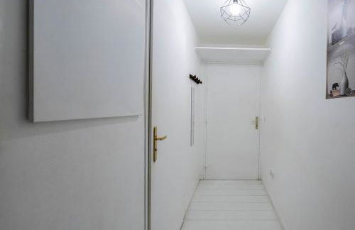 Parisian Chic & Spacious Studio with Parking - Foto 16