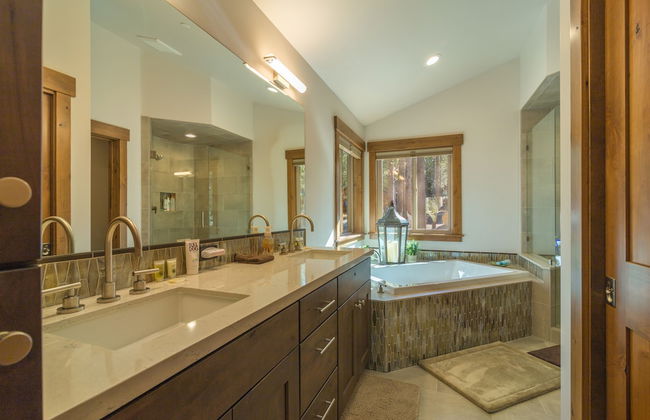 Sawtooth by Avantstay Spacious Pine Tree Cabin w/ Hot Tub - Foto 13