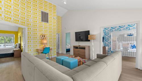 Sunshine House #1-Selfie-Friendly - Steps to Beach - Foto 3