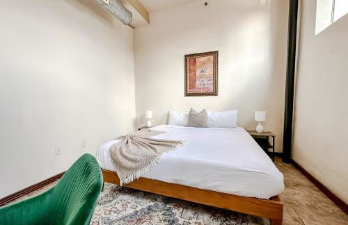 Sleepover 2BD 1BA Condos Downtown Springfield - Foto 55