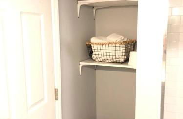 Recently Renovated Chic Durham Farmhouse - Photo 23