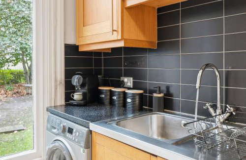 Luxe Victorian Spacious Home Sefton Park with Parking - Foto 43