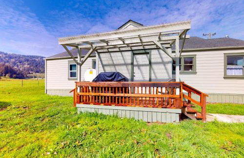 Redwood Farmhouse in the Orick Valley - Photo 40