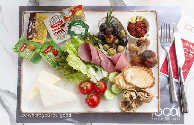 Comfort Suites - Photo 28