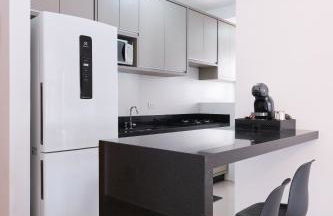 2 QUARTOS com Churrasqueira na Varanda, Piscina, Garagem interna, WiFi 500mbps, Ar Condicionado e Telas de Proteção - Foto 35